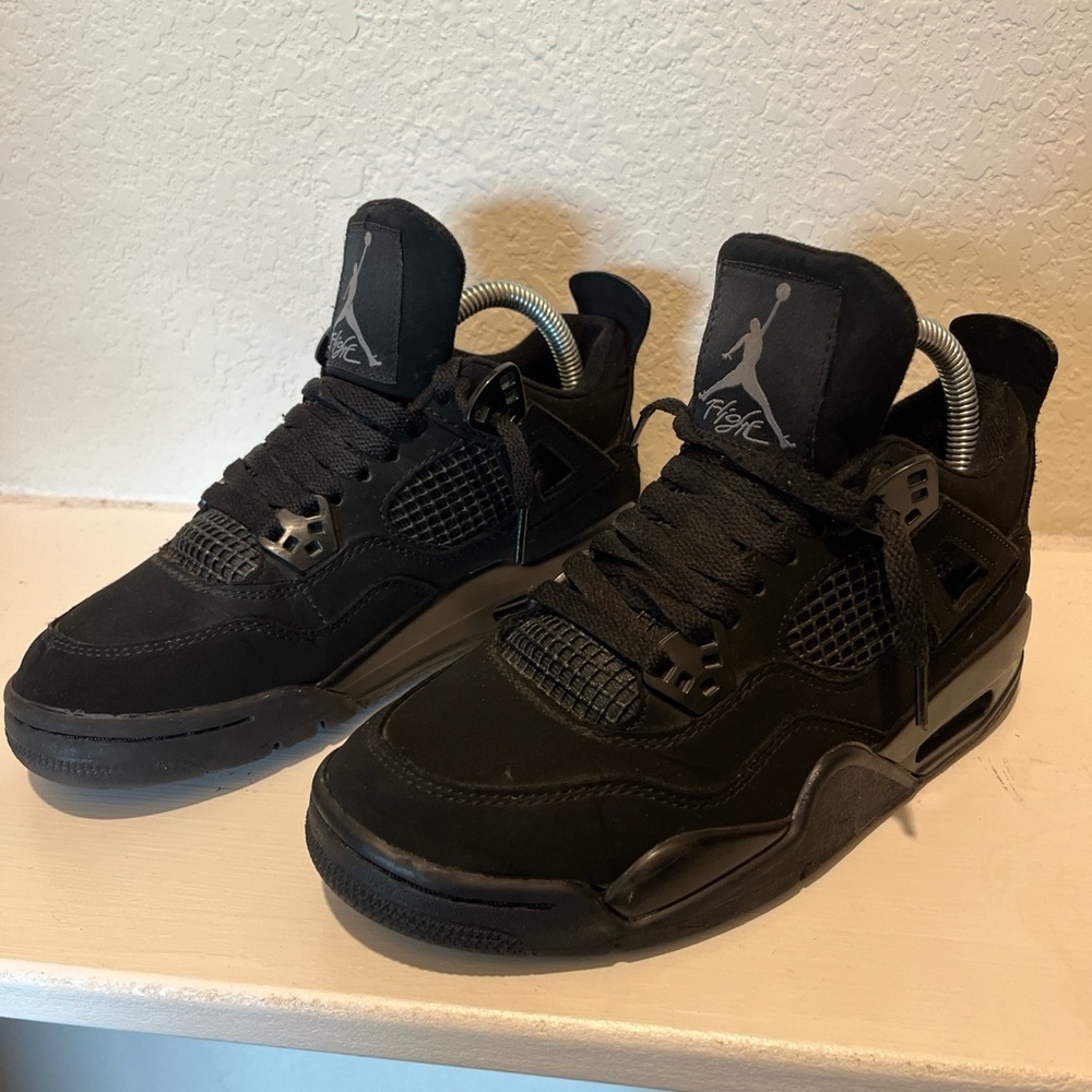 Jordan Black Sneakers - Picture 1 of 7